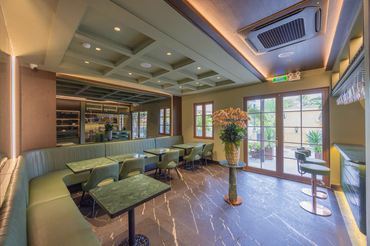 Quầy bar café Blessed Hotel